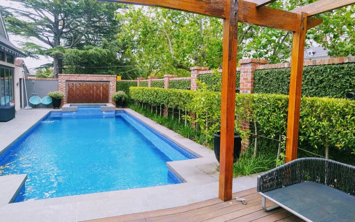 Hedge Trimming service by ABS Horticulture in Melbourne's eastern suburbs